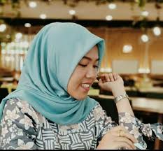 Terbaru, pengarah drama popular 'sweet dreams' itu telah menyelar gaya pakaian yang dikenakan oleh peserta dewi remaja 2019 yang kini sedang ditayangkan saban minggu di. Riaupunya Com Hebat Dosen Umri Wakil Indonesia Pada Program Sens 2019 Di Thailand