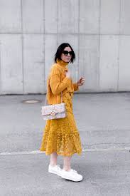 Warum passen manche farben besser zu mir als andere? Trendfarbe Gelb Kombinieren Welche Farbe Passt Zu Gelb Trendfarben 2018 Modefarben Kombinieren Mode Tipps Fur Den Alltag Fashion Blog Modestil Mode Outfit
