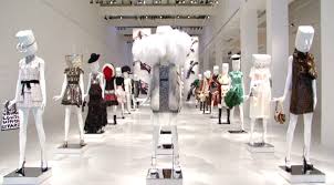 Louis Vuitton S Traveling The Art Of Fashion Exhibit Fashion Merchandising Exhibition Retail Store Design