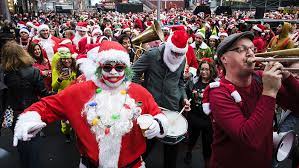 Santacon Brings Crowds Mockery And A Celebrity Stroll To New York Deadline