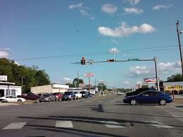 A horizontal signal allows all lights to be visible at all times. Vertical And Horizontal Traffic Lights Imgur