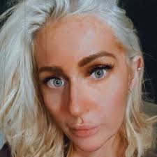 Lois Robertson (@LoisAnderson_)