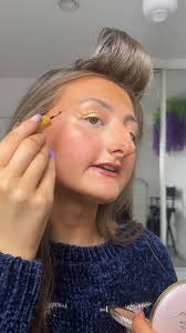 Golden Snitch Inspired Makeup Look for Harry Potter World