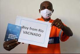 Reprodução) com a nova ferramenta, basta informar sua idade e seu estado, e informar se você está no grupo prioritário do plano nacional de imunização (pni). Gari Renato Sorriso Recebe 1Âª Dose Da Vacina Contra A Covid E Leva Placa Boy From Rio Vacinado Rio De Janeiro G1