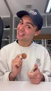 GRWM While i tell you an EXCLUSIVE of what happens in Heartstopper season 3  🌈🤍 #heartstopper #lgbt #queer #netflix #fyp #foryou #jamesmcewan #viral  #funny #season3 #aliceoseman