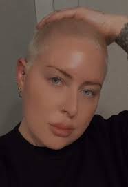 Rubbing The Buzz!!! @carolinereneee_ #BuzzCutFeed #BuzzCut #BuzzCuts  #BuzzCutGirl #BuzzCutGirls #GirlsWithBuzzCuts #ShavedHead  #GirlsWithShavedHeads #RubbingTheBuzz #ZeroBuzz #BuzzedBeauty #BaldGirl ...