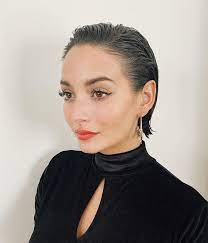 The Top 25 Professional Hairstyles For Women For The Office Slick Hairstyles Wet Look Hair Sleek Back Hair