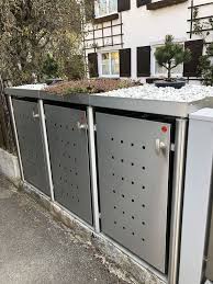 3er Mulltonnenbox Aus Edelstahl Mit Rundpfosten Und Pflanzdach Mulltonnenbox Doppelstabmattenzaun Mulltonnen Verstecken