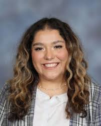 Holly Duke's Instagram, Twitter & Facebook