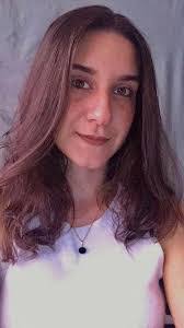 Lea Pereira's Instagram, Twitter & Facebook