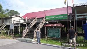 Rumah panjang orang iban ialah cantuman beberapa buah bilik yang dimiliki oleh keluarga yang berasingan dan membentuk. Family Trip To Rumah Panjang Melanau Kampung Sok Matu Youtube