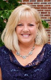 Dana Sanford's Instagram, Twitter & Facebook