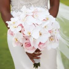 Perfect wedding flowers · price includes everything Bouquet Sposa 5 Gallerie Di Immagini Scelte In Base Ai Fiori Orchid Bridal Bouquets Orchid Bouquet Wedding Orchid Wedding