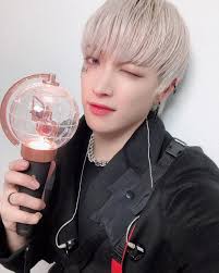 Jade On Twitter In 2020 Kim Hongjoong Kpop Hoop Earrings