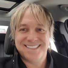 Neil Wetmore's Instagram, Twitter & Facebook