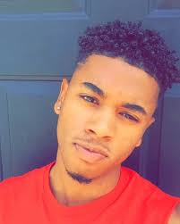 Rien de plus masculin qu'un homme qui assume. 110 Idees De Curly Hairstyle En 2021 Coiffure Homme Coiffure Homme Black Coupe De Cheveux