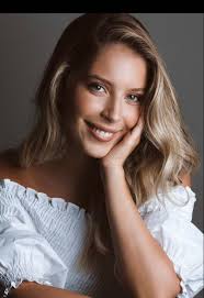 Onde quer que estejas, que sintas o amor que deixaste cá. Ele é eterno.  Como tu✨ #saracarreira #saracarreiraoficial