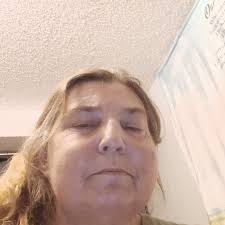 I need to know what website/ how to apply for assistance for single moms?  Also for section 8 that's not a scam or trying to charge for a credit check