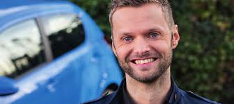 Zondag 11 maart 2018 www.survival-kootstertille.nl prijs: gratis Marathon  in Oman pag. 09 Survivalfamilie: vader en zoon Kazemie