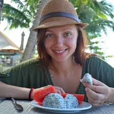 Ana Nikic (@LittleAnaBoo)