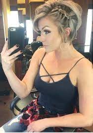 Short hair draws extra attention to your face, so you should think in advance what features you'd like to accentuate with your short haircut. Pin On Wedding Bridal Hair