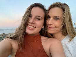 Stacy Borges's Instagram, Twitter & Facebook