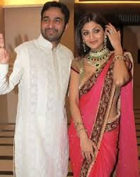 Raj kundra, kavita kundra, and shilpa shettyyoutube/wikimedia commons. 21 Pictures That Beautifully Capture Shilpa Shetty And Raj Kundra S Fairy Tale Romance Desimartini