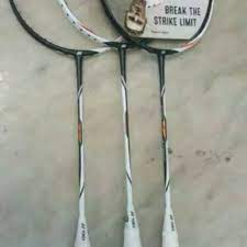 Offensive racquet specially made to boost power, speed, and control, giving players a tactical upper hand on the court. Raket Yonex Original Duora Z Strike Shopee Indonesia
