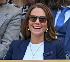 Check out the latest pictures, photos and images of kate middleton from 2021. Kate Middleton Wears Polka Dots And 188 Ray Ban Sunglasses To Wimbledon Day 5