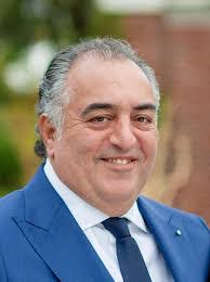 Emil Hakimi's Instagram, Twitter & Facebook