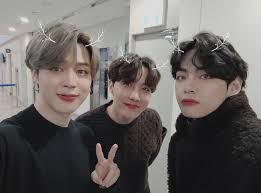 V and jimin or jungkook? What Happened To Jimin From Bts His Management Company Is Going After His Trolls