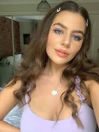 Victoria Archer's Instagram, Twitter & Facebook