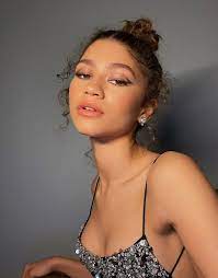 Zendaya (which means to give thanks in the language of shona) is an american actress and singer born in oakland, california. Zendaya Zendaya Twitter