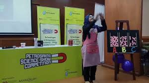 Pertandingan tersebut disertai 34 sekolah dengan 290 penyertaan dan daripada jumlah itu, 11 video berserta skrip. Petrosains Science Show Competition Peringkat Negeri Melaka 2017 Smk Ghafar Baba Youtube