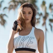 Alyssa Arce Shared A Slow Mo Shower Clip And Some People Were Upset Athletic Tank Tops Tank Top Fashion Tank Tops