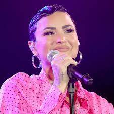 She alleged her father was an addict, abused her mother, and had bipolar disorder and schizophrenia. T6aiqdna2qmu1m