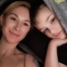 Terrie Hodges 🤍 (@TerrieTinks)