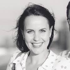 Carolyn Speight's Instagram, Twitter & Facebook