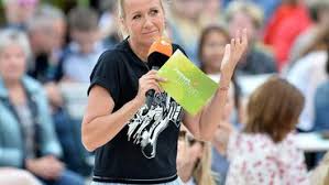 Sie arbeitete bis 1991 als. Andrea Kiewel Acht Jahre Nach Dem Tod Ihres Ex Mannes Ist Sie Wieder Verliebt