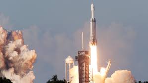 Elon musk's spacex launched its third crewed rocket, delivering four more astronauts to the space station and marking the first time the . Falcon Heavy Spacex S Giant Rocket Launches Into Orbit And Sticks Its Landings The New York Times