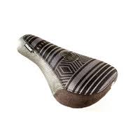 The pivotal mid seat has soft padding and a durable cover, the internal bolt is also hollowed out for weight reduction. Federal Mid Pivotal Roses Seat Federal
