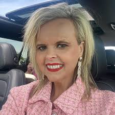 Karen Kaye Stone, 61, passed away Sunday. A memorial service will be  conducted Sunday, September 21, 1 PM, at the Warren F. Toler Funeral Home.  Visitation will be held