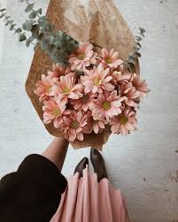Here's a few things to consider when thinking about purchasing flowers from a grocery store, big box retailer or from your local florist. How To Make Grocery Store Flowers Look Expensive By Shnordic