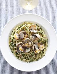 Linguine Aux Coquillages Pour 4 Personnes Recettes Elle A Table Recette Recettes De Cuisine Recette Linguine Recette