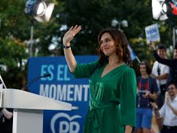 El armario low cost de Isabel Díaz Ayuso para este verano: vestidos, marcas  y precios, al detalle