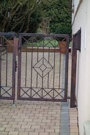 Moderne Gartentur Aus Metall In Idstein Gartenturen Gartentor Metall Gartentore