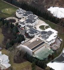 The michael jordan mansion is huge and might be the most expensive house in illinois now. Michael Jordan Estate Fails To Sell At Auction
