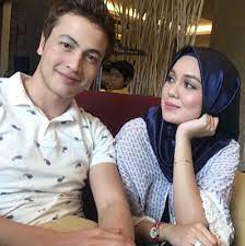 Encik suami mat salih celup adalah sebuah drama bersiri melayu yang mula ditayangkan di tv3 melalui slot dahlia bermula 25 jun 2017. Sinopsis Drama Encik Suami Mat Salih Celup Picisan Hakim Ramli