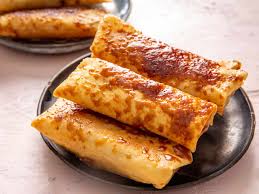 Also known as lumpiang saging, is a philippine snack made of thinly sliced bananas, dusted with brown sugar, rolled in a spring roll wrapper and fried. Turon Filipino Fried Banana Rolls Recipe