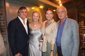 25 fotos: Carmela Blanco, esposa de Enzo Francescoli, inauguró su atelier  de arte